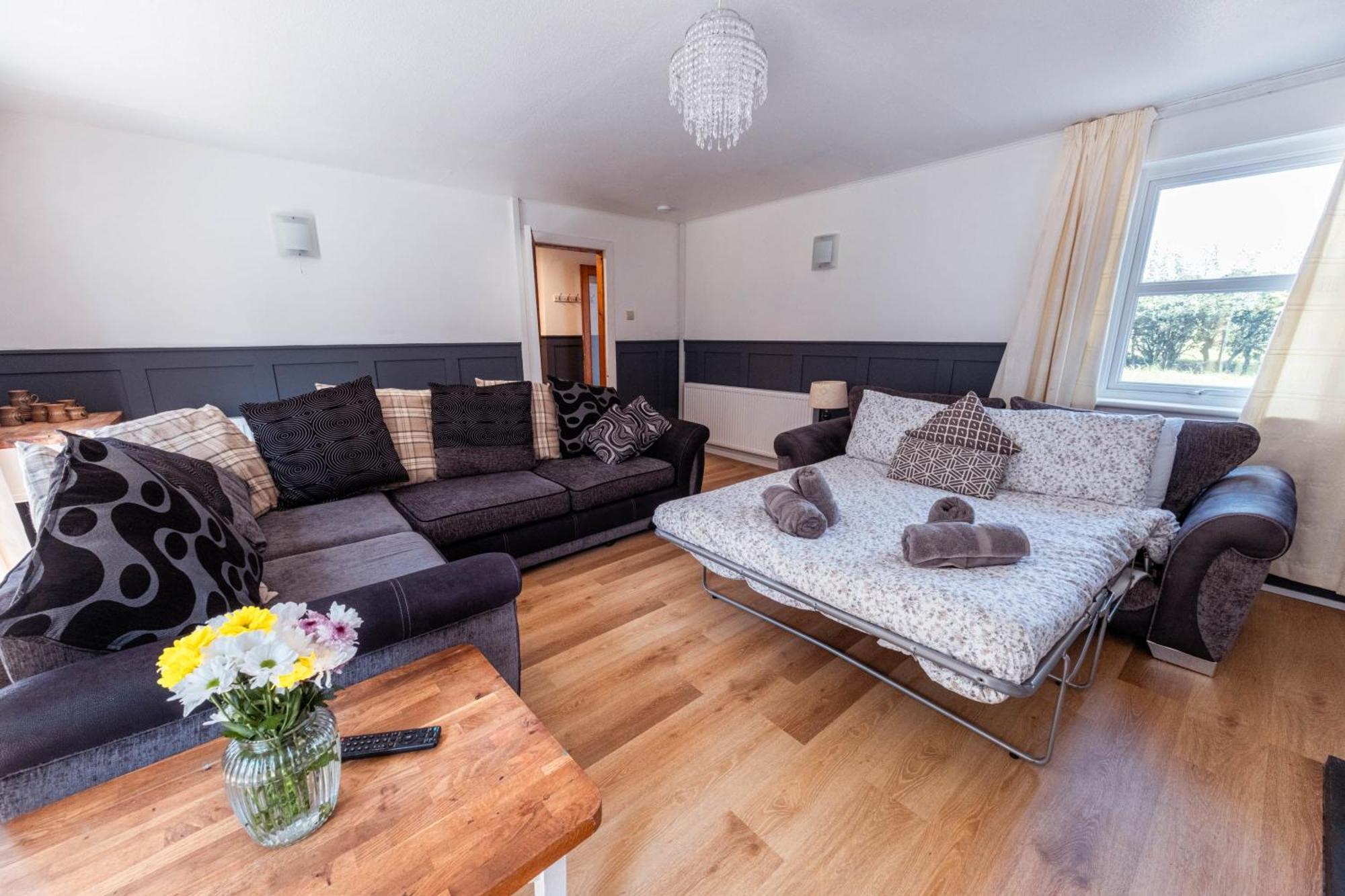Large Country House With Garden, Outdoor Spa Area & Games Room With Hot Tub And Fire Pit Wigtown Dış mekan fotoğraf